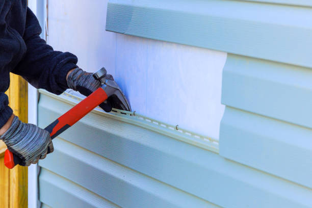 Reliable Emergency Siding Repair contractor in Bloomington, IL by Creative Siding